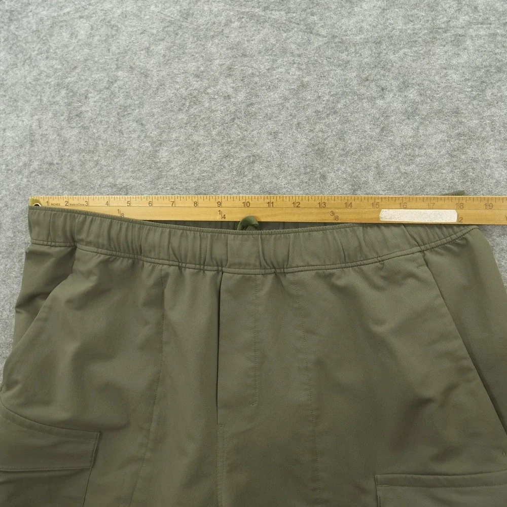 Lululemon Shorts Mens Extra Green Cargo Pockets Versa Elastic Waist Hiking